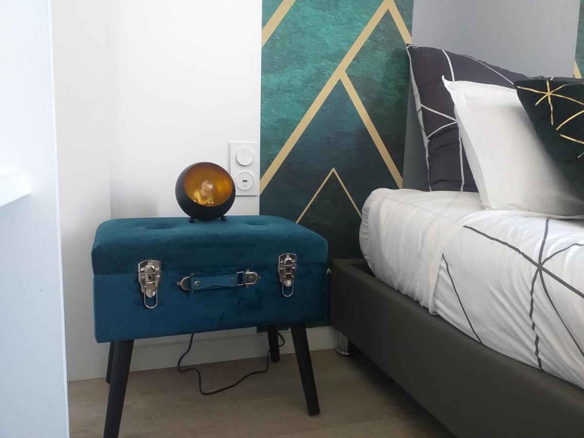 Les Volets Bleus - Deux Appartements Et Un Studio, Jardin Bourges Zewnętrze zdjęcie