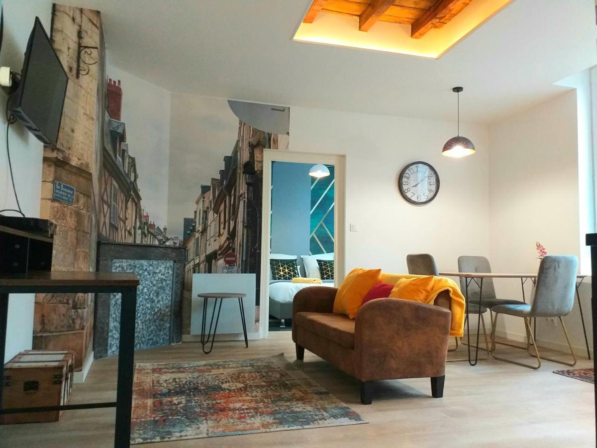 Les Volets Bleus - Deux Appartements Et Un Studio, Jardin Bourges Zewnętrze zdjęcie