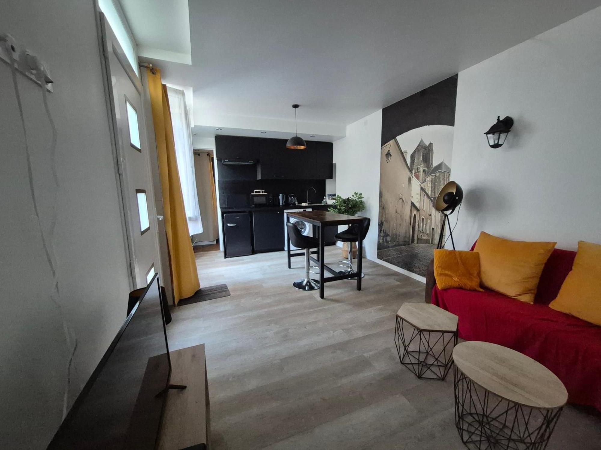 Les Volets Bleus - Deux Appartements Et Un Studio, Jardin Bourges Zewnętrze zdjęcie