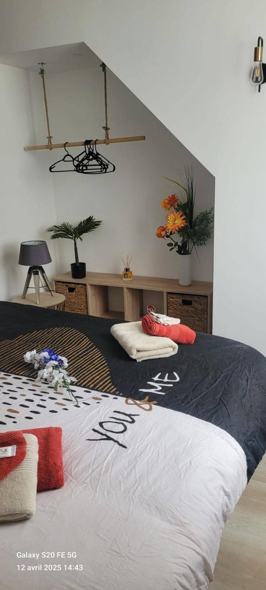 Les Volets Bleus - Deux Appartements Et Un Studio, Jardin Bourges Pokój zdjęcie